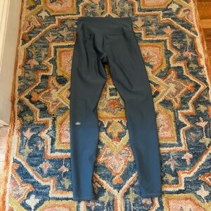 Alo High-Waisted Leggings in Teal